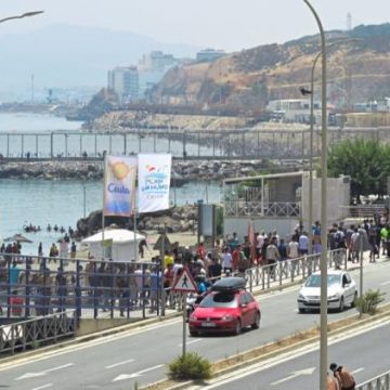 Crise migratoire à Ceuta : 60 000 migrants traversent la frontière du Maroc