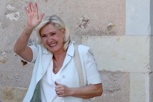 d4163c45-35bf-4c36-baa0-fc85969fddcc Analyse de la candidature de Marine Le Pen vue de Suisse