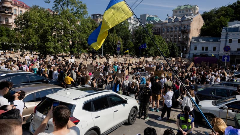 d4c29c24-5e44-4baf-8df0-e1b0b82336f0 Manifestations Contre le Limogeage de Mykhaïlo Fedorov à Kiev