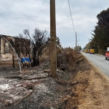 e22ef38b-60d9-4c78-8abc-f091f2417e21 Un village face au désastre et à la solidarité après l’incendie