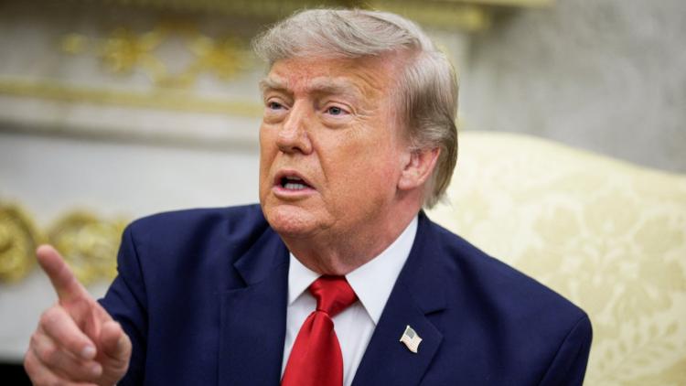 e3c7fd9a-f930-4ede-9223-12c041633c98 Suspension d’un agent de la Maison Blanche suite à des paris sur les discours de Trump