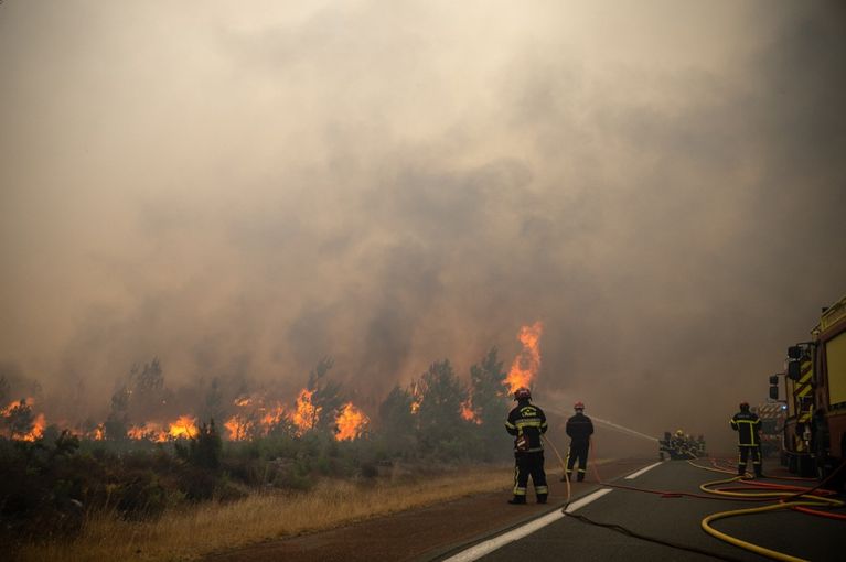 FRANCE-ENVIRONMENT-CLIMATE-WEATHER-WILDFIRE Incendie en Gironde : Un défi pour les pompiers