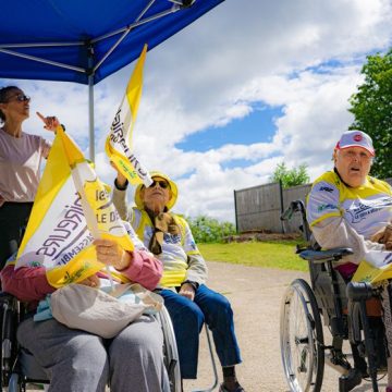 Les éclaireurs le défi vélo qui rassemble Les résidents de l’Ehpad Lépine Solidarités participent au programme « Les Éclaireurs du Tour »