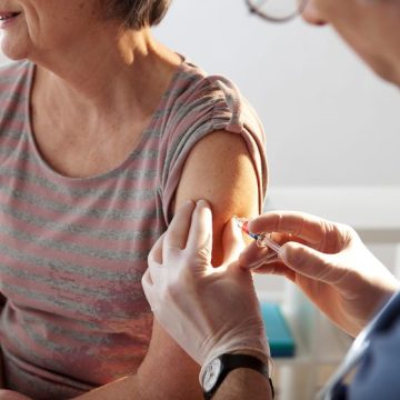 VACCIN 3EME AGE Le vaccin anti-mélanome de Moderna et Merck : une avancée scientifique