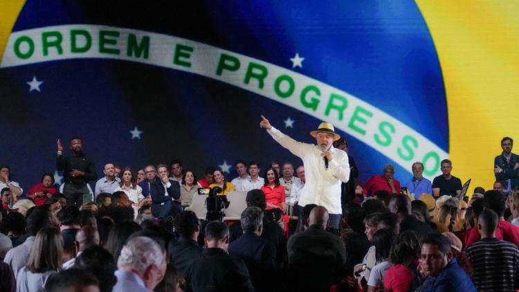 06a391b7-ce97-4e78-b9ac-a8fb9fb14663 Lula annonce sa candidature face à Flavio Bolsonaro