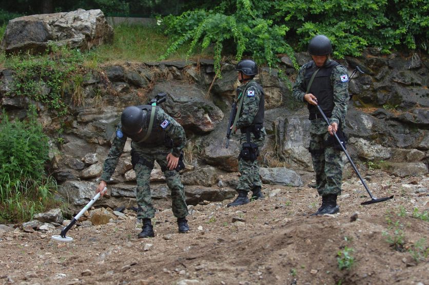 EOD training of ROK United Nations Peacekeepers La Zone la Plus Minée au Monde à la Frontière Coréenne