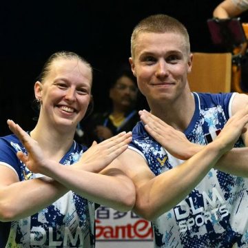 1445f744-b577-4e8a-b5c2-56e0bbfab75e Les champions mondiaux de badminton Delrue et Gicquel