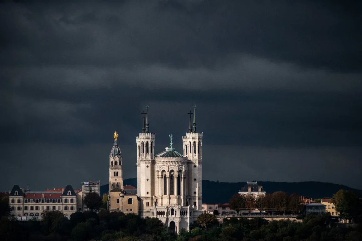 147d45c3-b8b1-4dc1-8805-569941755115 Violence politique : comprendre les affrontements entre groupes radicaux à Lyon