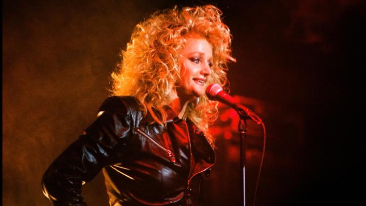 15fd2f65-82eb-4965-a363-1485f0df2278 L’hommage émouvant à Bonnie Tyler