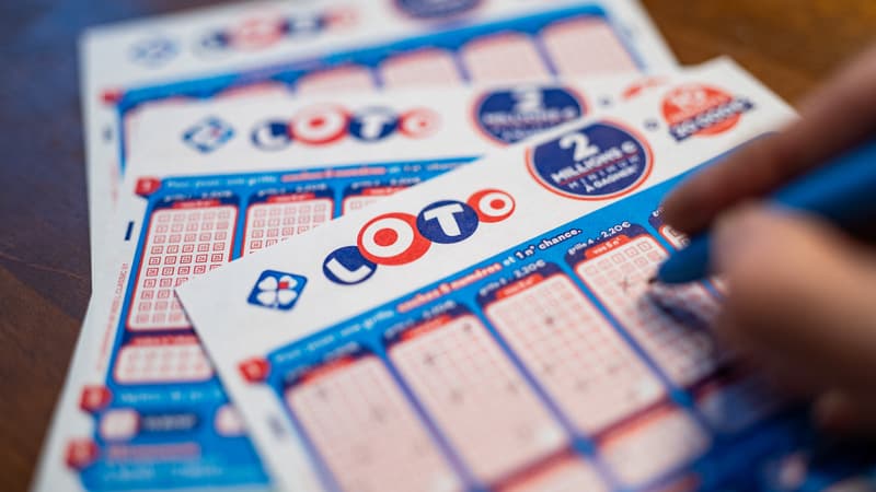1756856c-03da-4ba1-91df-832654635c75 Un couple remporte dix millions d’euros au Loto à Périgueux
