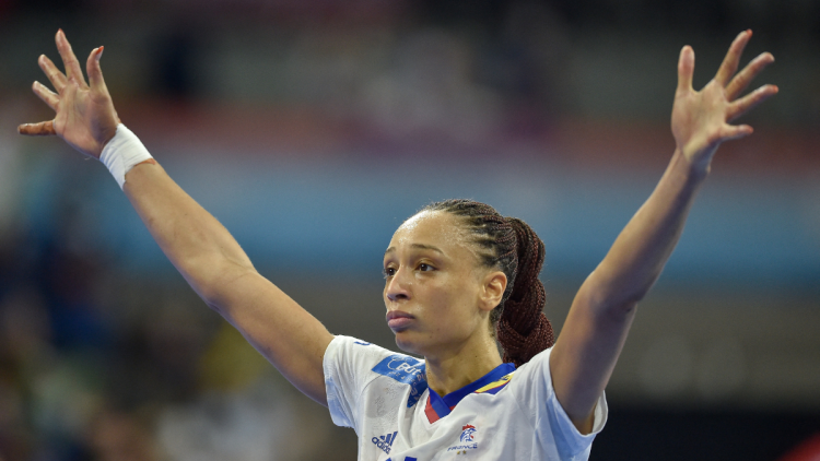 18ed128c-eea4-4740-9593-533bc708571b Béatrice Edwige annonce sa retraite du handball