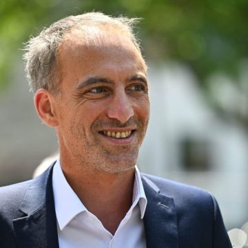 Raphaël Glucksmann annonce sa candidature à la présidentielle de 2027