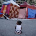 Plus de 2 300 enfants dorment à la rue en France