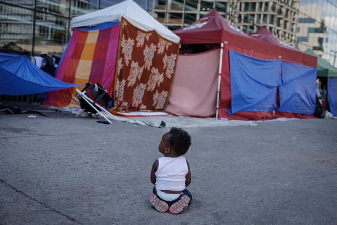 33688fe6-87de-4270-8910-78fa6367a4dc Plus de 2 300 enfants dorment à la rue en France