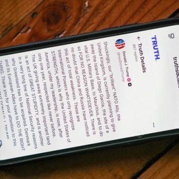 35cc29b6-0c45-4100-8d19-8a30283e8dab Contestation de l’accès payant aux messages de Donald Trump sur Truth Social