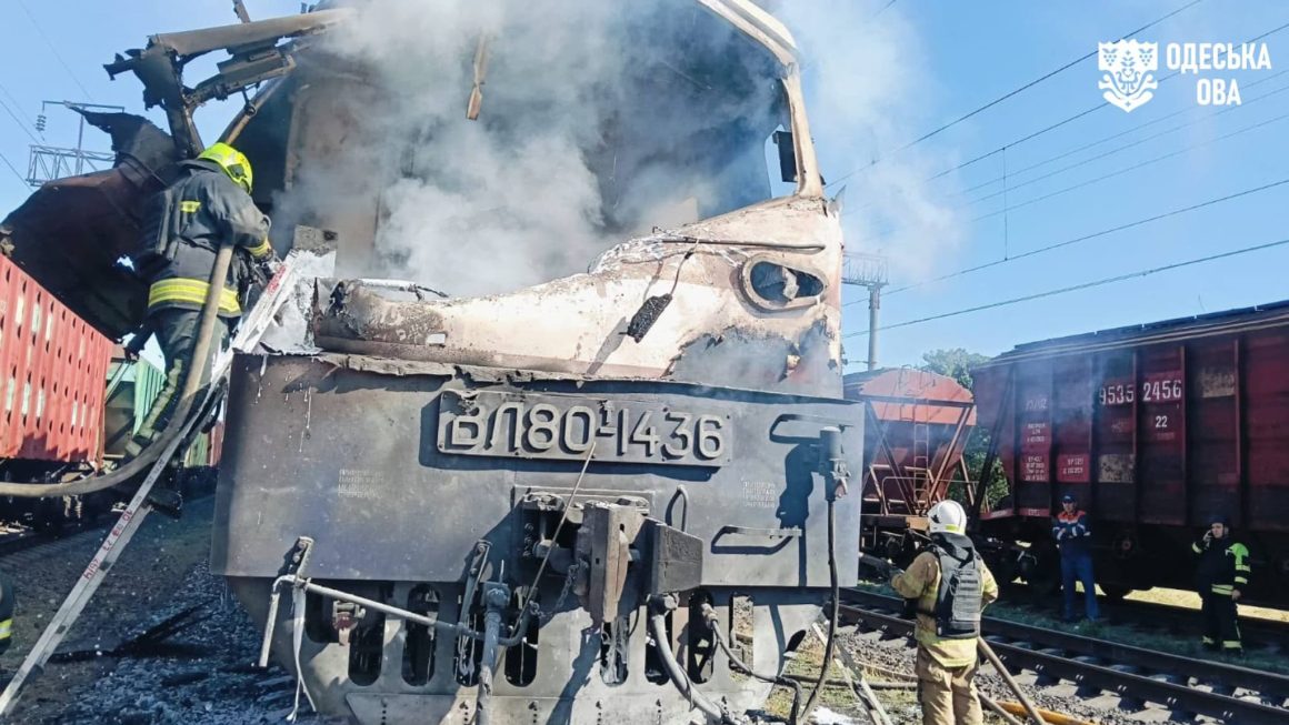 36480b51-2468-469d-a851-153494cf9ed0 Attaque d’un Train en Ukraine : Deux Morts et Des Centaines Évacués