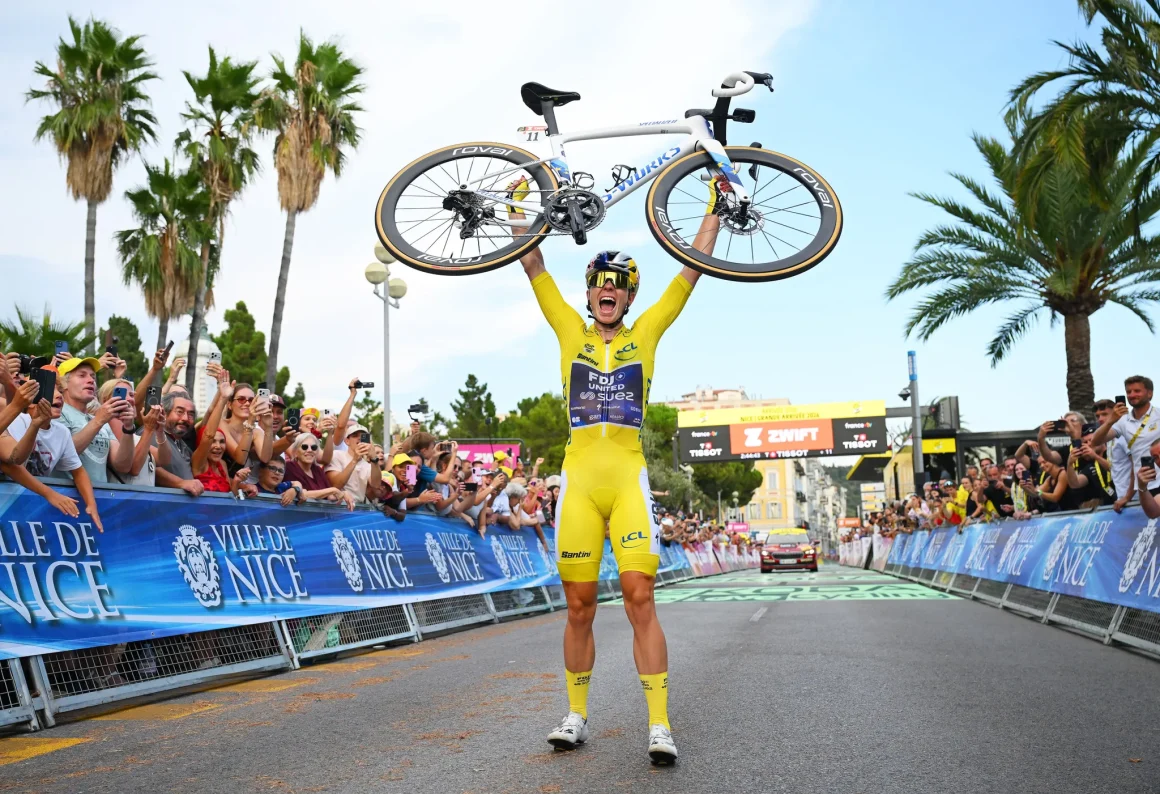 Demi Vollering couronnée sur le Tour de France Femmes 2026