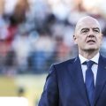 Les supporters demandent le départ de Gianni Infantino