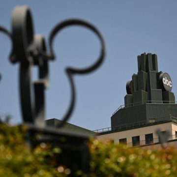 Disney-owned ABC files suit against Trump admin's FCC ABC attaque l’administration Trump pour ses licences de diffusion