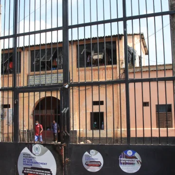 Deux journalistes français détenus au Togo : la France engagée pour leur libération