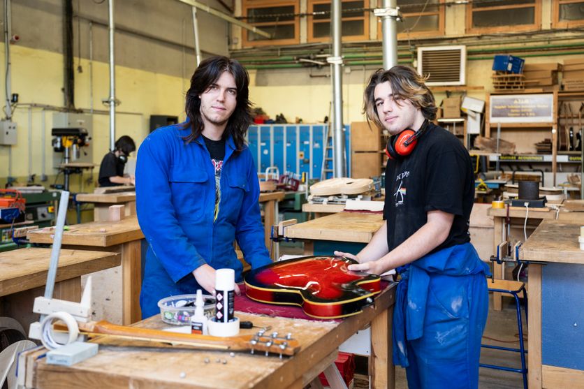 FORMATION METIERS D'ARTS - CAP LUTHERIE GUITARE - BEDARIEUX Apprentissage de la Lutherie au Lycée Fernand-Léger