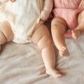 Une mère porteuse australienne donne naissance à des jumeaux sans lien de sang