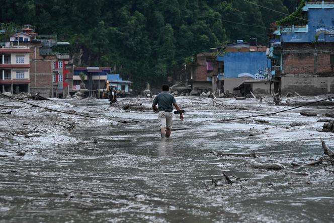 5f5dcca7-0989-49c5-93cf-f48c4517d97b Une catastrophe naturelle dévastatrice à la frontière entre le Népal et le Tibet