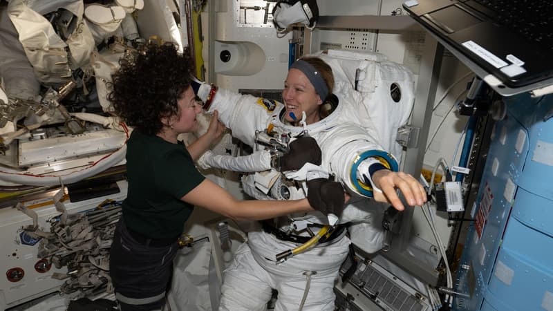 6267941b-07dd-46a9-af95-cfae289aa454 Sortie Spatiale Historique pour Sophie Adenot