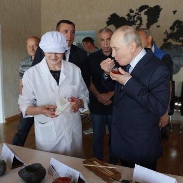 La visite de Vladimir Poutine dans les îles Kouriles provoque la colère du Japon