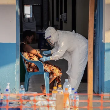 646387e1-0c86-4be5-9c33-2bac999fd6d9 Interpellations, Épidémie d’Ebola et Primaires Coûteuses