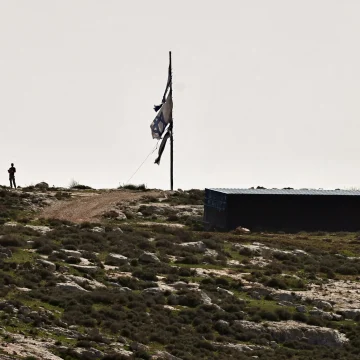 En Cisjordanie, deux familles palestiniennes encerclées par des colons israéliens