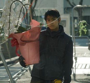 Des Fleurs pour Tokyo: Un Premier Long-Métrage Émouvant