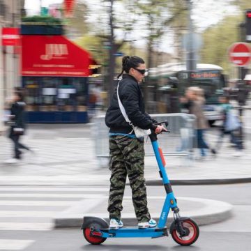 7304a52e-e1da-40ca-bc41-0b73e0372784 Port du casque obligatoire pour les trottinettes à Paris : nouvelles règles et amendes