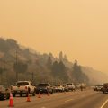 Incendies dévastateurs en Colombie-Britannique : plus de 20 000 évacuations