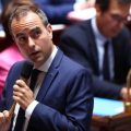 Sébastien Lecornu en visite en Gironde pour la reconstruction après le mégafeu