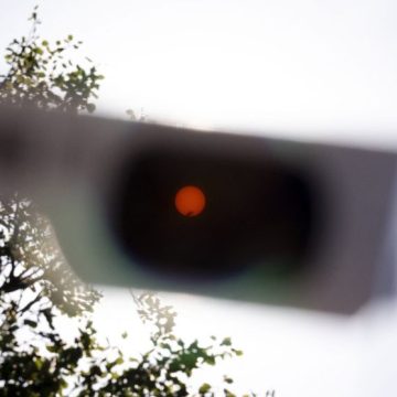 Les Risques de l&rsquo;Observation d&rsquo;une Éclipse Solaire sans Protection Adéquate
