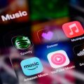 Les musiques générées par IA exclues des charts australiens