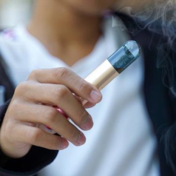 7fb37ccd-63a8-41b9-8a77-35cbc7ff7ea8 Les risques du vapotage sur la santé des jeunes