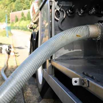 FRANCE-ENVIRONMENT-CLIMATE-HEATWAVE-WEATHER-WATER Sécheresse et restrictions d’eau: mesures dans les communes françaises