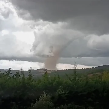 8e635410-46b7-4da4-b36a-1d4f36f777bd Les tornades en France : un phénomène météorologique impressionnant
