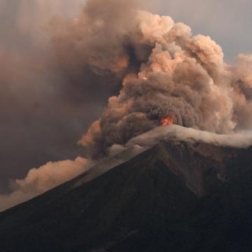 L&rsquo;éruption du volcan Fuego provoque des évacuations massives au Guatemala