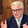 Le Prince Laurent reconnaît officiellement son fils Clément