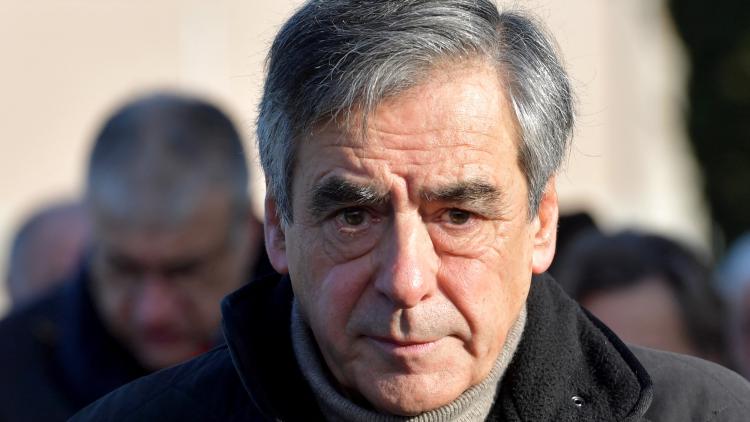 a328ab0e-7b6d-43ed-9154-c3da76c8df06 François Fillon suspendu de la Légion d’honneur et du Mérite