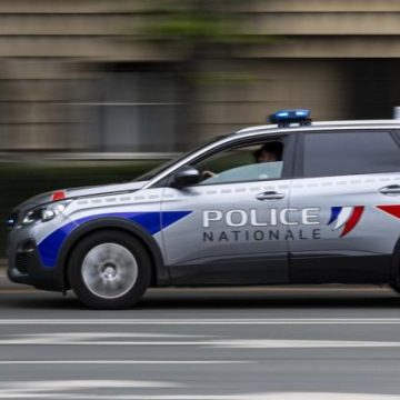 a3e0d5a4-f11a-4ece-a66f-06421dd58621 Un homme armé interpellé dans une mairie de Montreuil