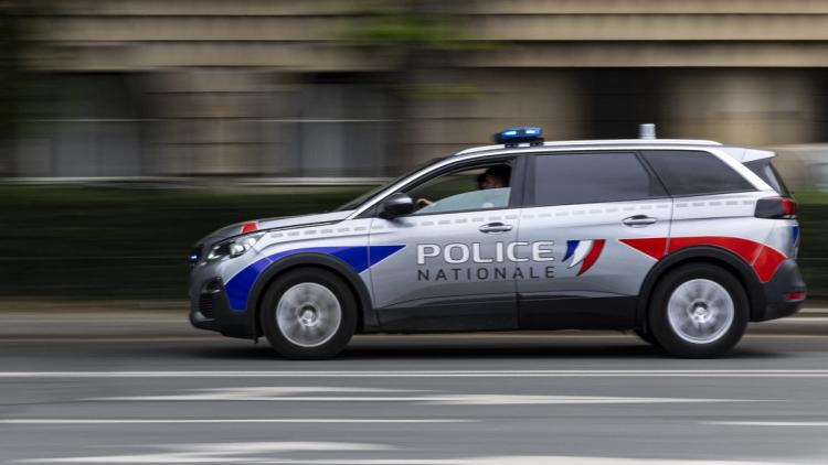 a3e0d5a4-f11a-4ece-a66f-06421dd58621 Un homme armé interpellé dans une mairie de Montreuil