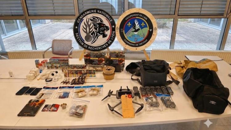 a761ffee-1d80-4ba7-974a-c7f2b8751697 Saisie de drogue et arrestations après livraisons par drone