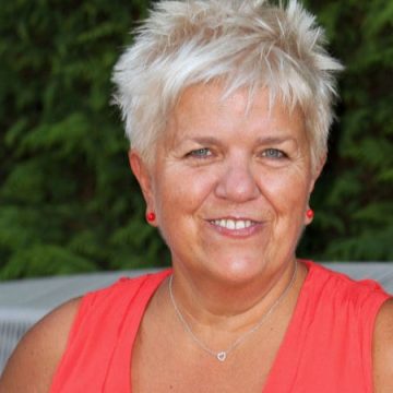 aa60e2cc-824b-46c1-b8d2-2259d333e7f8 Mimie Mathy parle de sa perte de mobilité dans Sept à Huit
