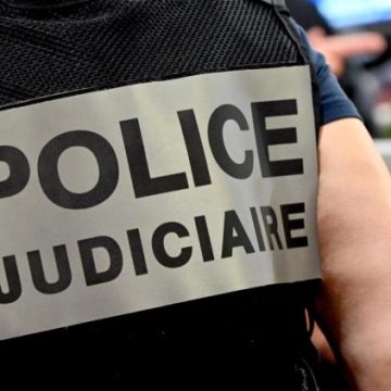 ae4b9ed1-ab11-4ad7-9d63-93feda7d2691 Une employée déjoue un braquage dans le 7e arrondissement de Paris