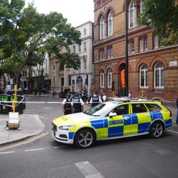 b7f6cfad-00e1-42ce-86aa-4c3390756688 Agression au couteau à Londres : une femme mise en examen