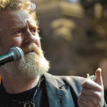 bb23d751-5e5b-4fb2-a5ff-27b5f9528add Hommage à Glen Hansard à Dublin